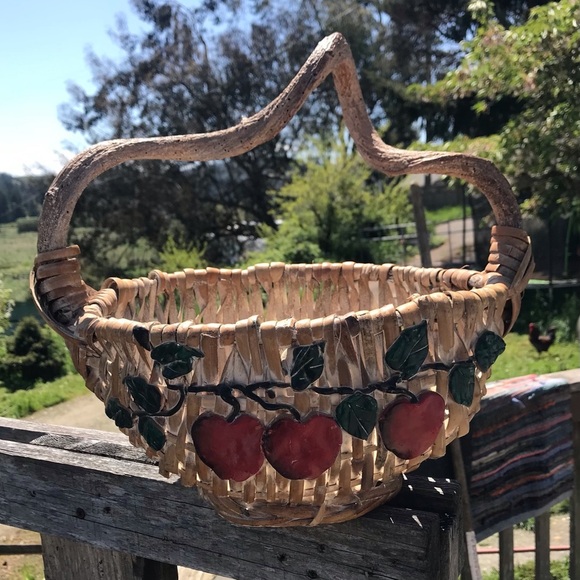 Vintage Beautiful Bent Branch Handle Apple Basket - Picture 8 of 13